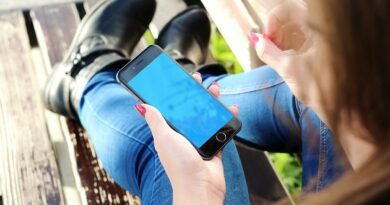 نوجوانان از اپلیکیشن ها برای حفظ اسرار استفاده می کنند؟